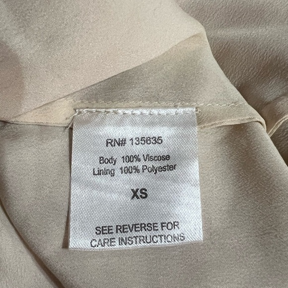 Anthropologie’s Love the Label Floral Peasant Blouse Gold/Orange Hues Size XS - Picture 12 of 13